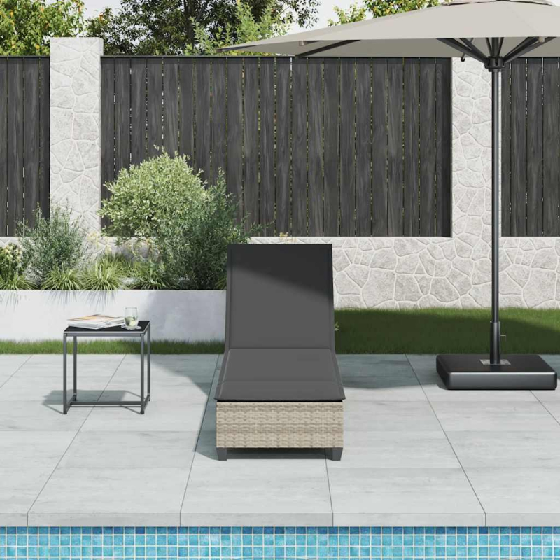 Sonnenliege mit Auflagen Hellgrau 55x200x25,5cm Poly Rattan