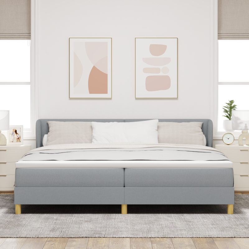 Boxspringbett mit Matratze in Hellgrau 200x200 cm aus Stoff