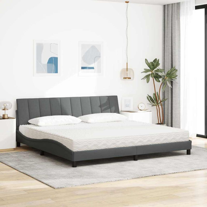 Bett mit Matratze Hellgrau 200x200 cm Stoff